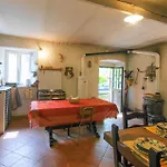Casa vacanze Lovely In With Wifi Codivara