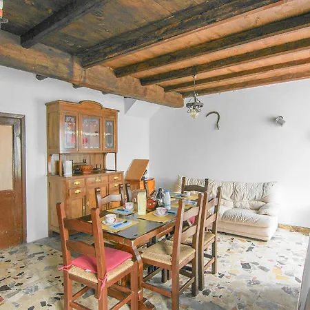 Casa vacanze Lovely In With Wifi