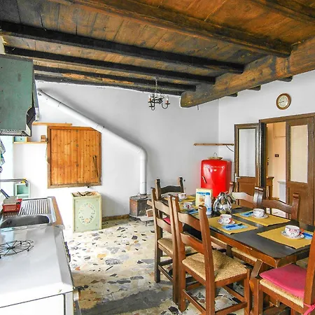 Holiday home 4 Bedroom Beautiful In Codivara